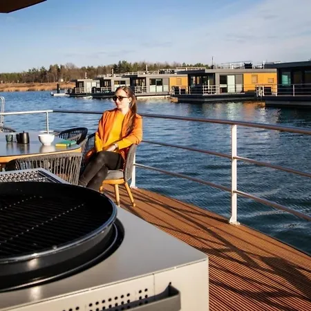 Úszó hotel Hausboot Malibu Sunrise