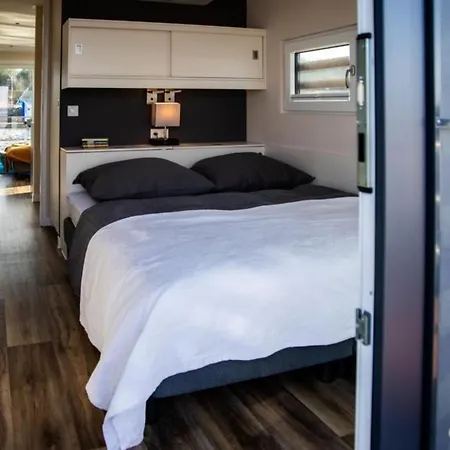 Úszó hotel Hausboot Malibu Sunrise *