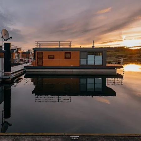 Hausboot Malibu Sunrise *