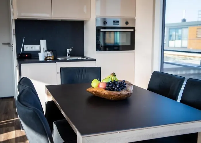 Hausboot Malibu Sunrise Hotel na wodzie